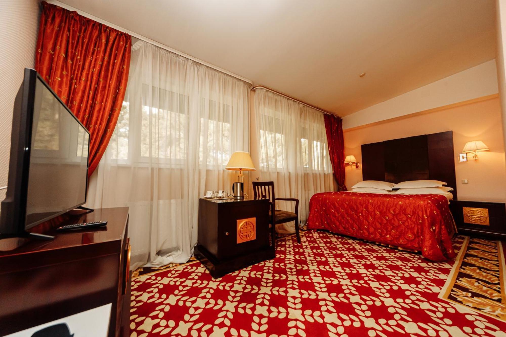 Hotel Royal Park Chisinau Exterior photo